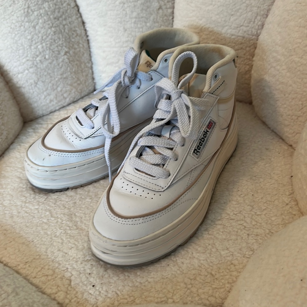 Reebok Club C Geo Mid Women’s Sneakers